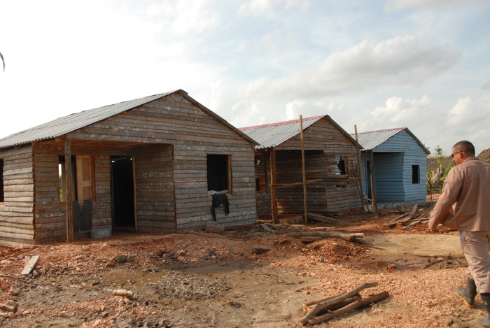 Aroldo, el campesino con más casas en Esmeralda