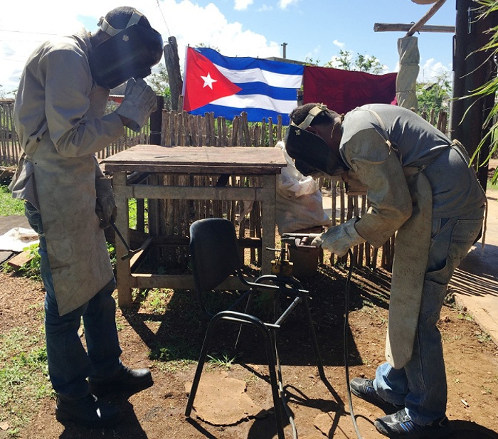 Universitarios camagüeyanos en Puerto Piloto