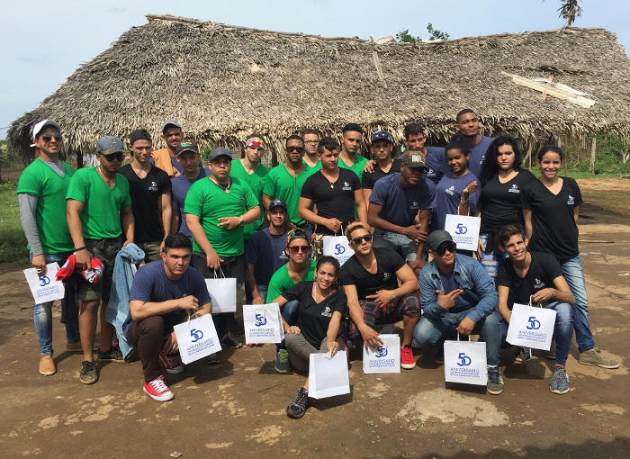 Estudiantes universitarios concluyen jornadas de recuperación luego de Irma