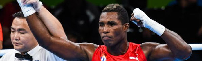 Julio César La Cruz y otros boxeadores cubanos hacia Europa