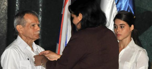 Oscar López Rivera recibe en Cuba Orden de la Solidaridad
