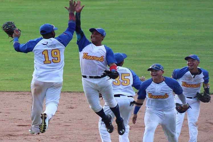 Foto: Tomada de www.prensalatina.cu Venezuela derrota a Cuba y se mantiene invicto en Béisbol sub 23