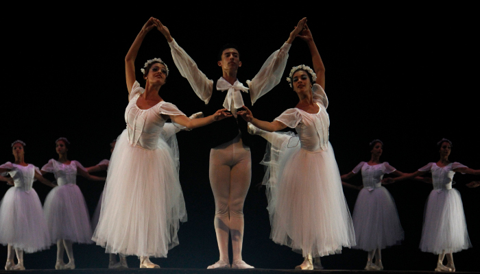 Sarah Miranda, Arian Saladrigas y Rosa María Rodríguez Armengol en Las Sílfides.