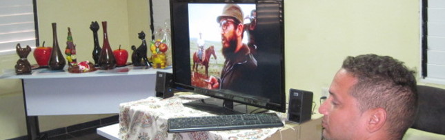 Fidel en las salas de televisión de Camagüey