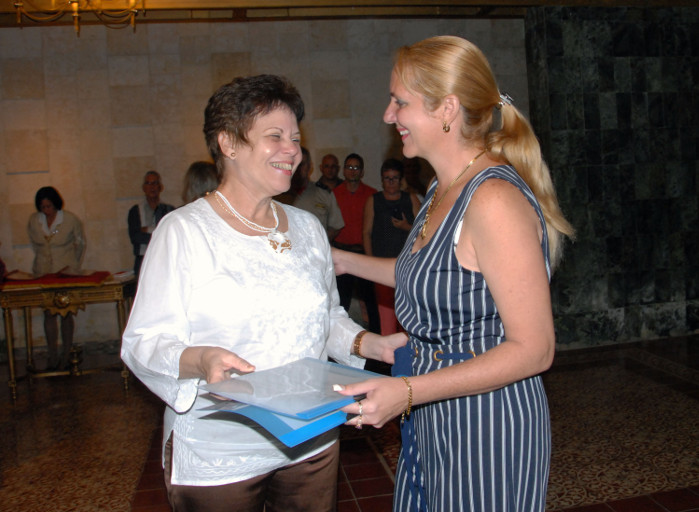 A la derecha María Cristina Pérez Guerrero.