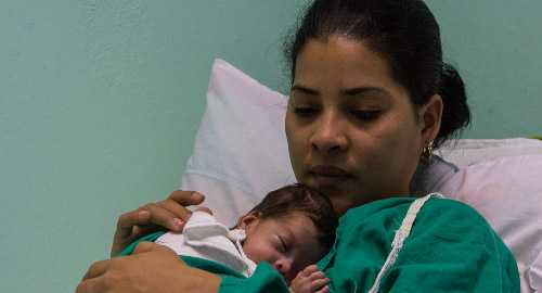 Más protección a gestantes y madres trabajadoras cubanas