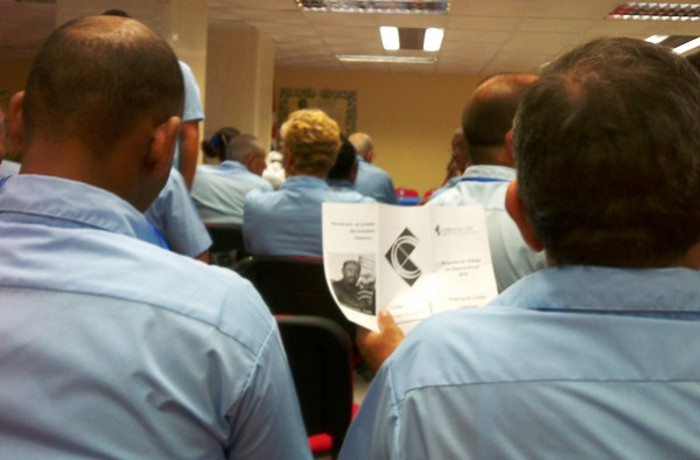 Correos de Cuba debate su futuro