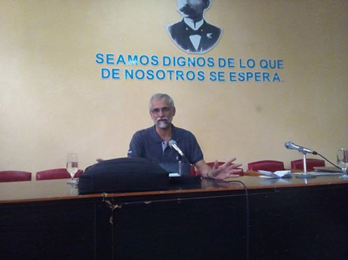 Ariel Terrero, los estudiantes y el periodismo económico