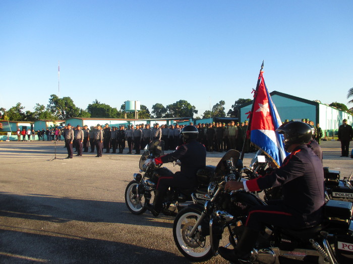 De azul y verde olivo