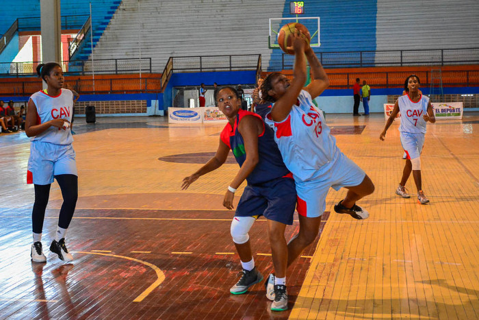 Agramontinas and avileñas in team Camagüey for Top League of Basketball