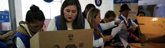 Acreditan 793 observadores nacionales para consulta en Ecuador