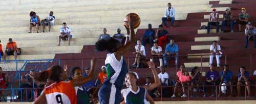 Panteras casi eliminadas en la Liga Superior de Baloncesto femenino