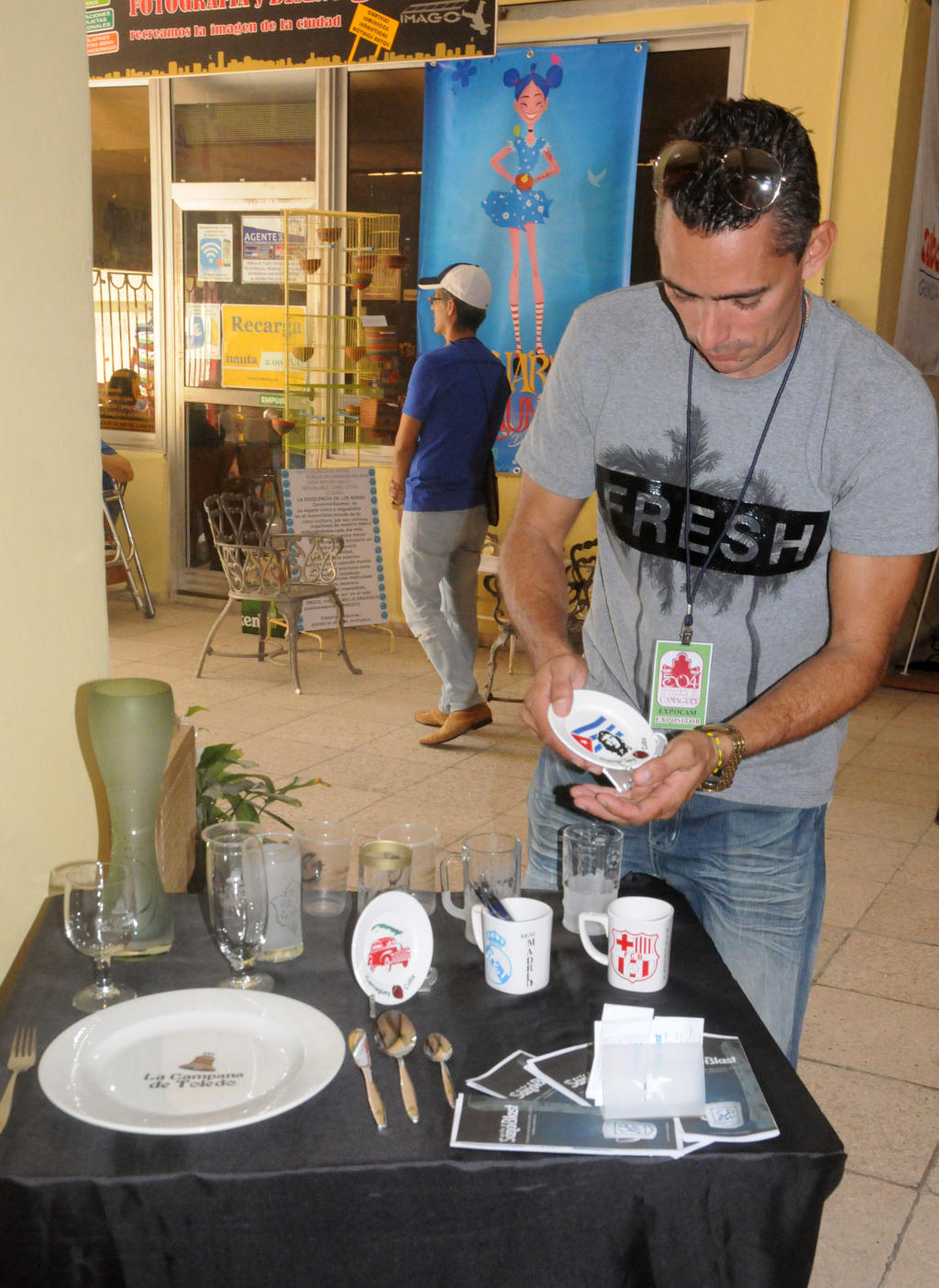 Siempre sus obras llaman la atención del público. Foto:Orlando Durán Hernández/Adelante Ariel y la magia de sus grabados