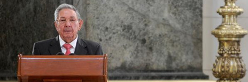 Condecoró Raúl a dirigentes históricos de la Revolución
