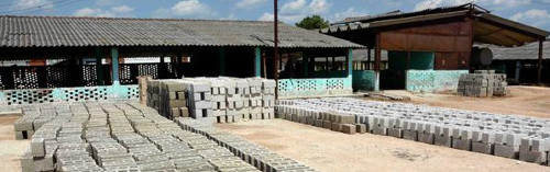 Recuperan producción de materiales constructivos