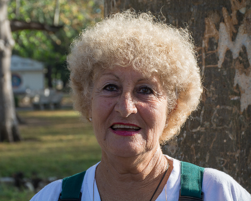  Reyna Ayala