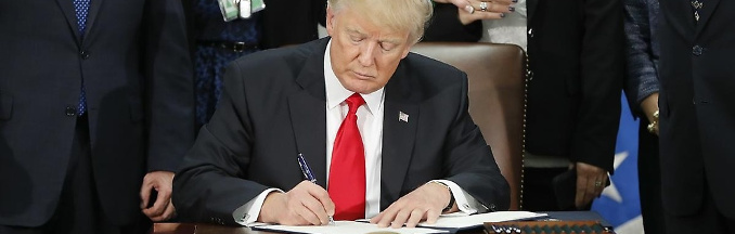 Trump cambió postura y firmó plan de gastos del gobierno de EE.UU.