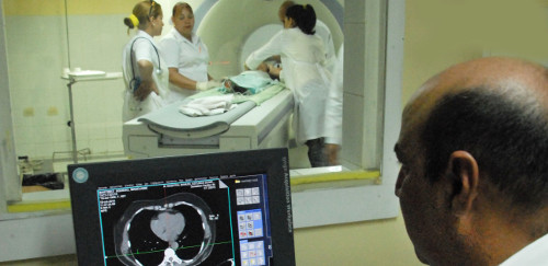 Evalúan adelantos de la medicina nuclear en Cuba