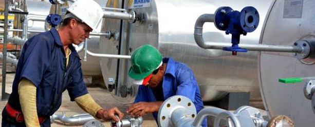 Moderna productora de asfalto se alista en Esmeralda