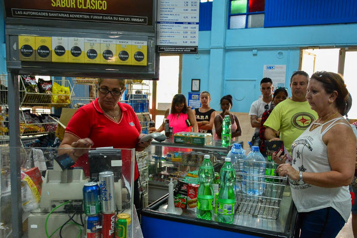 Foto: Leandro Pérez Pérez/Adelante/Archivo Primeros pasos en comercio en línea en Cuba