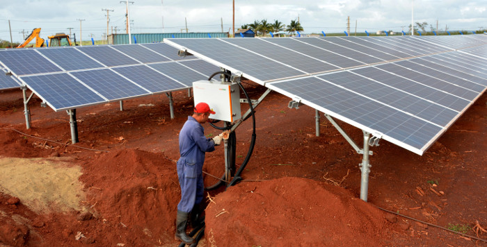 Energía fotovoltaica contribuye al ahorro de petróleo en Camagüey
