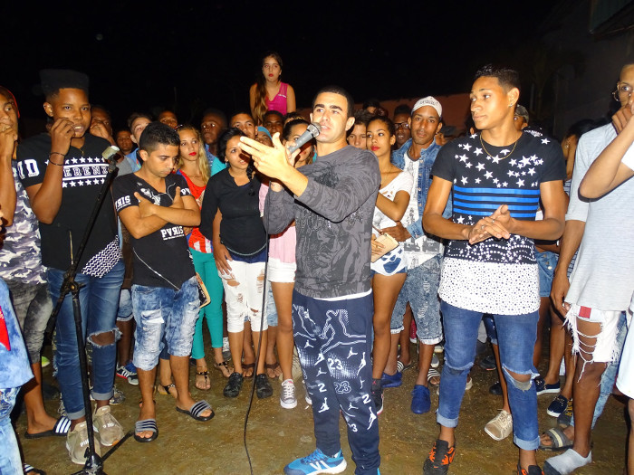 Las cuerdas y el parto de una Casa 