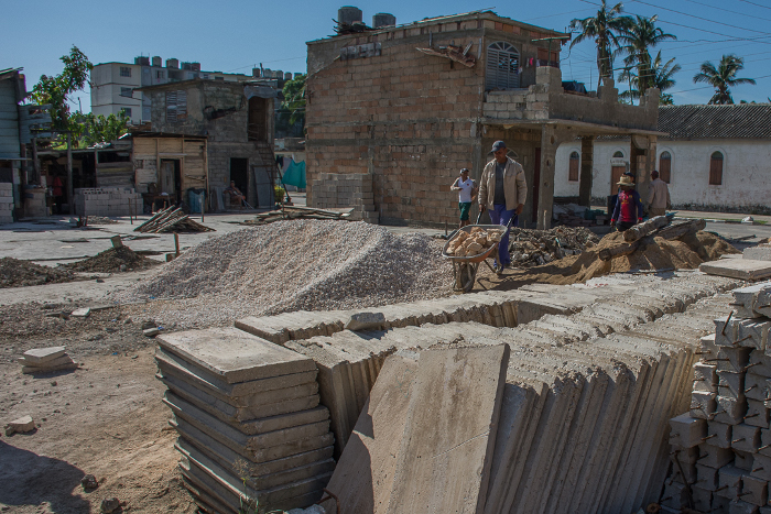 Camagüey´s Construction Company undertakes with efficiency social works