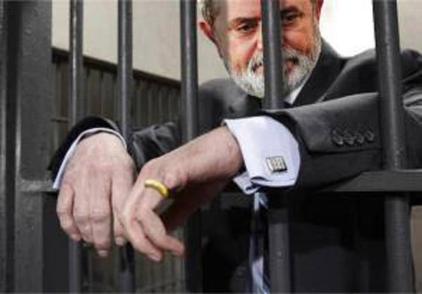 El arresto de Lula provocó una oleada de repudio, la verdadera intención del proceso contra el exmandatario brasileño es impedirle su presentación como candidato en las elecciones presidenciales de octubre. Foto: Tomada de diariodespertar.com Un segundo Plan Cóndor a través del golpe judicial