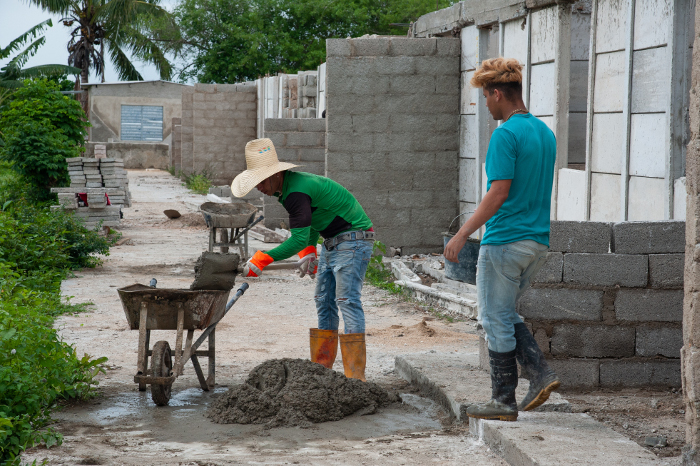 De enero a abril se había sobrecumplido el plan de construcción de viviendas al 129%. En este cuatrimestre se entregaron 25 casas de bloques, 15 de mampuesto, 12 petrocasas, 47 de madera, 33 locales adaptados, 23 de la tipología Gran Panel y 7 Sandino.