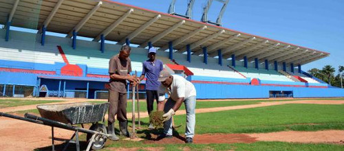 Avanza reparación del estadio Cándido González en Camagüey