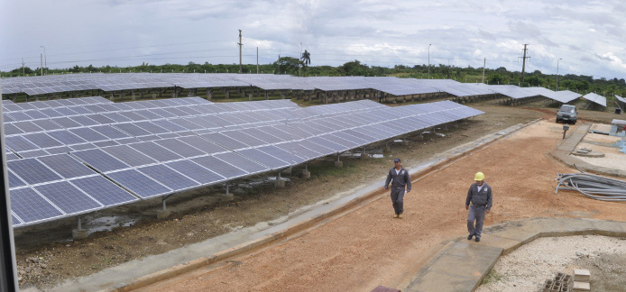 Synchronized solar park Imías