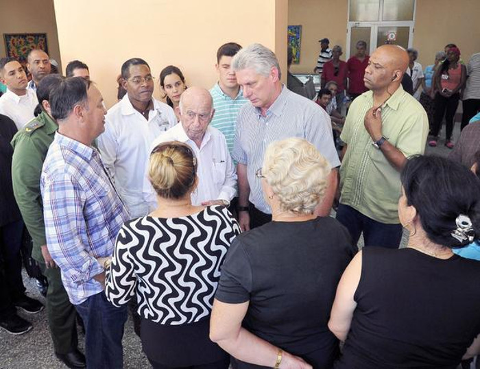 Identifican víctimas y hallan caja negra de avión accidentado