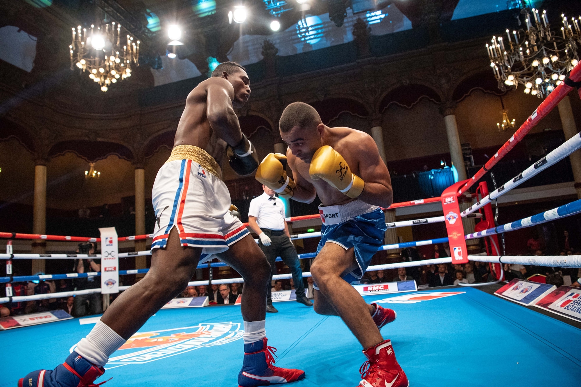 A Julio Césarla Cruz, el otro camagüeyano de los Domadores de Cuba, lo vieron ganar los tres jueces frente a Geatan Ntamwe en la semifinal del pasado viernes. Foto: worldseriesboxing.com