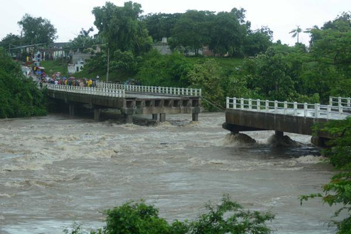 Cuba: Bridge collapses and heavy rains persist