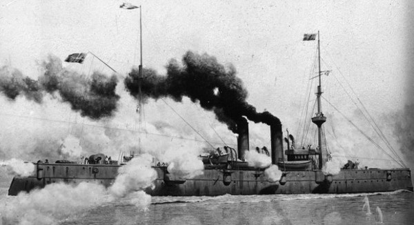 El U.S.S. Raleigh en acción en 1898. Foto: Tomada de cubadebate.cu El bombardeo estadounidense a Santiago de Cuba
