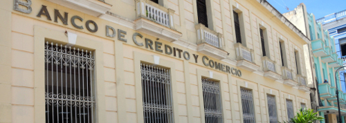 Banco cubano anuncia nuevo descuento por uso de tarjeta magnética