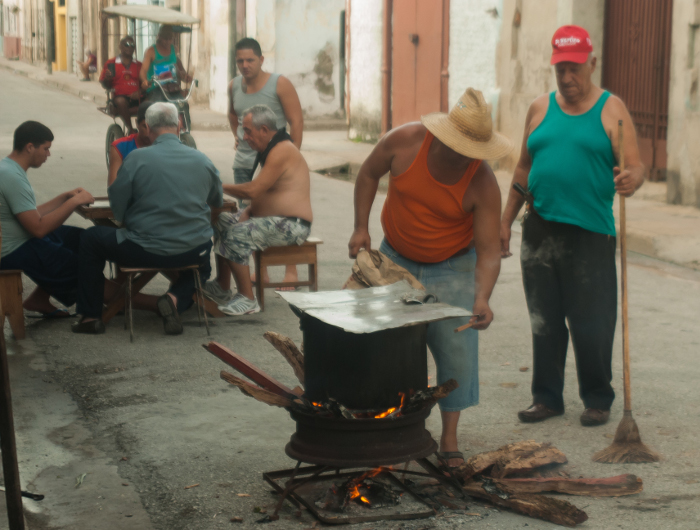 Un San Juan de escaso sazón en los barrios 