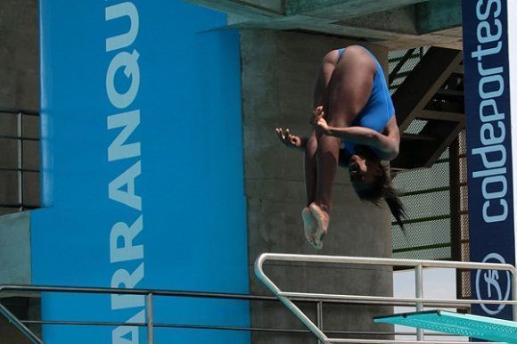 "Esta competencia de hoy me satisface mucho, porque cumplí con todo lo que tenía previsto,  además de que me sirve como preparación para mi evento más fuerte, que es la plataforma. Los trampolines me permiten soltar un poco los nervios, pues es una prueba más suave", comentó a la Agencia Cubana de Noticias Anisley al terminar la lid. Foto: Roberto Morejón/cubadebate.cu