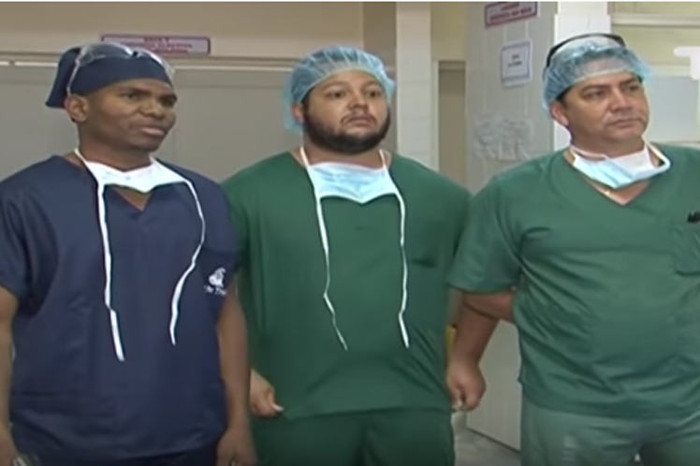 Cirujano cubano participa en compleja operación en Mozambique