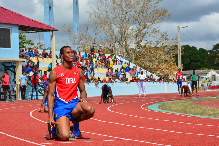 El santacruceño José Luis Gaspar competirá en Barranquilla 2018 en los 400 metros con vallas y el relevo de 4x100 m. Foto: Leandro Pérez Pérez/Adelante/Archivo