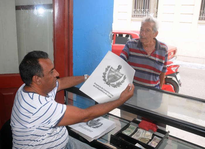 Tabloide con proyecto constitutivo de Cuba acapara atención popular