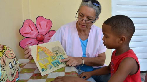 Logopeda Marcia Montalván: “La inocencia de los infantes es lo que más me enlaza a ellos”