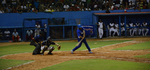 Industriales derrota a Camagüey en el “juego chiquito”