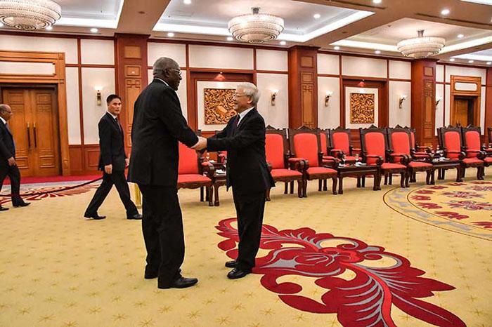 Líder partidista vietnamita recibe a Salvador Valdés Mesa