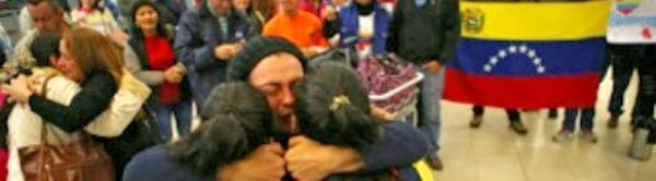 Regresan 86 venezolanos desde Argentina con ayuda gubernamental