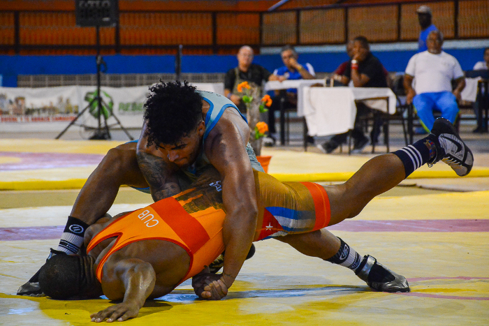 Lucha grecorromana cubana mostró músculo en Camagüey (+Galería) 