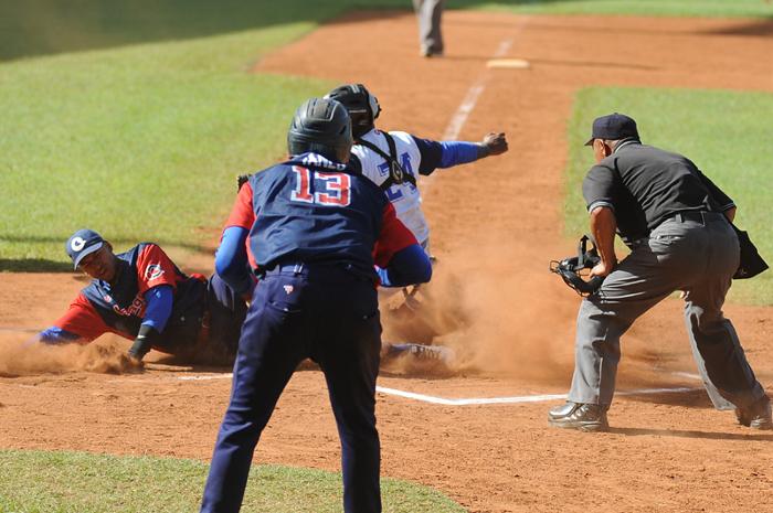 Solo las matemáticas mantienen vivos a los Toros de Camagüey 
