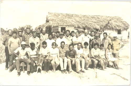 La foto recoge a los integrantes de la expedición que del primero al ocho de octubre de 1989 estuvo haciendo los estudios preliminares.