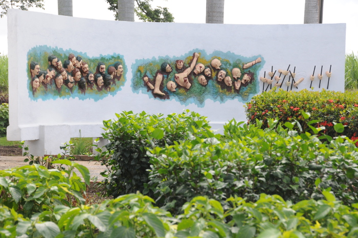 Hombres de Pino Tres