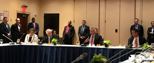 Díaz-Canel se reúne con empresarios de Estados Unidos vinculados a viajes